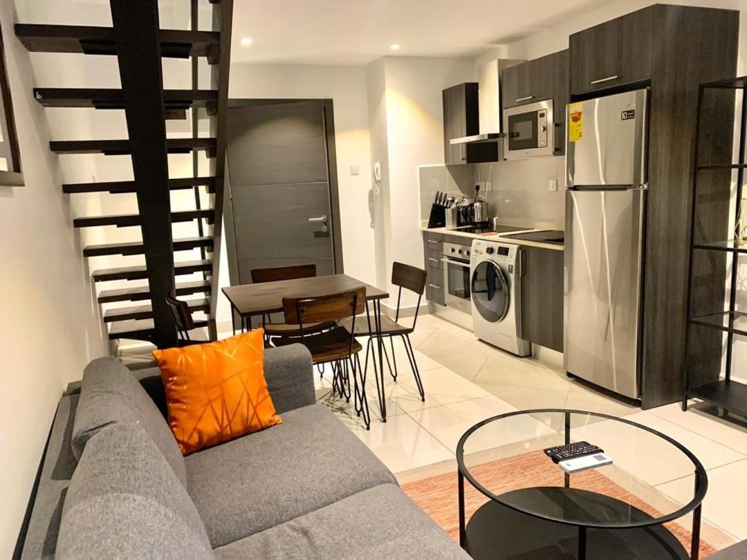 One Bedroom Apartment At A Embassy Gardens Cantonments Accra Esterno foto
